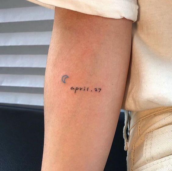 tatuaje de fecha con letras y numero