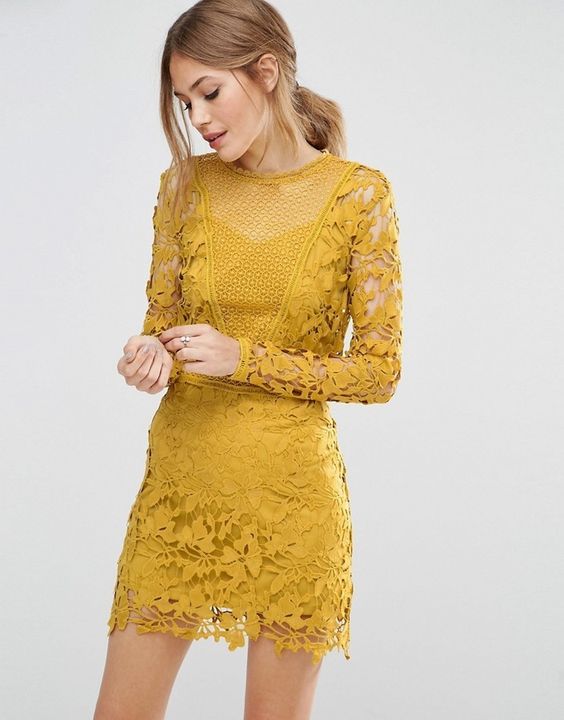 vestido de fiesta amarillo de encaje