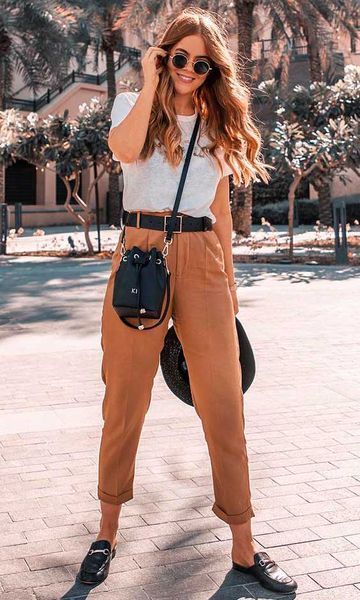 outfit pantalon color camel