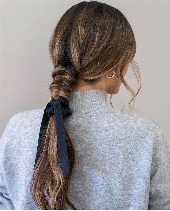 peinado de trenza con mono para cabello largo