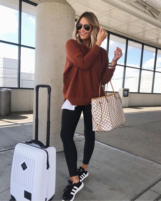 10 outfits para viajar en avión cómodamente 4