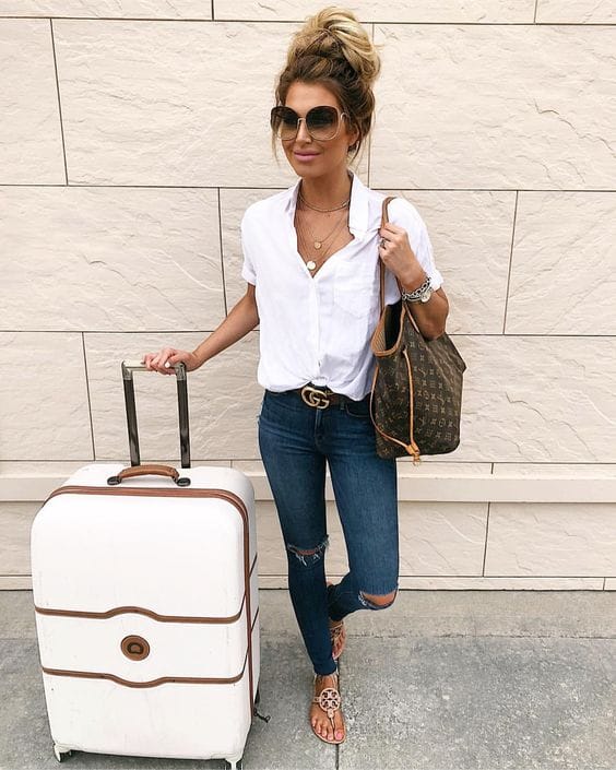 10 outfits para viajar en avión cómodamente 7