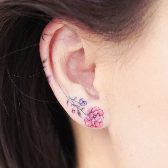 tatuajes en las orejas