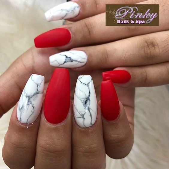 10 diseños de uñas rojas que te harán lucir elegante 4