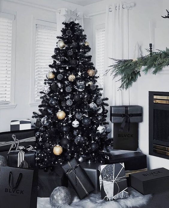 Diseños de árboles de navidad negros para una decoracin minimalista 3