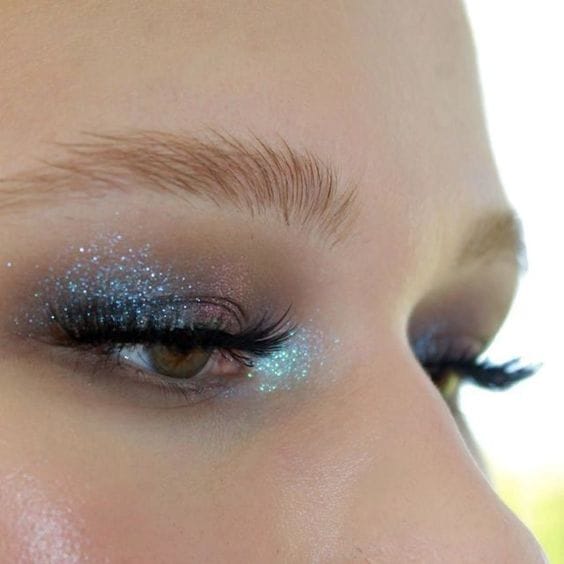 10 ideas de maquillaje glitter para tu cena de navidad 6