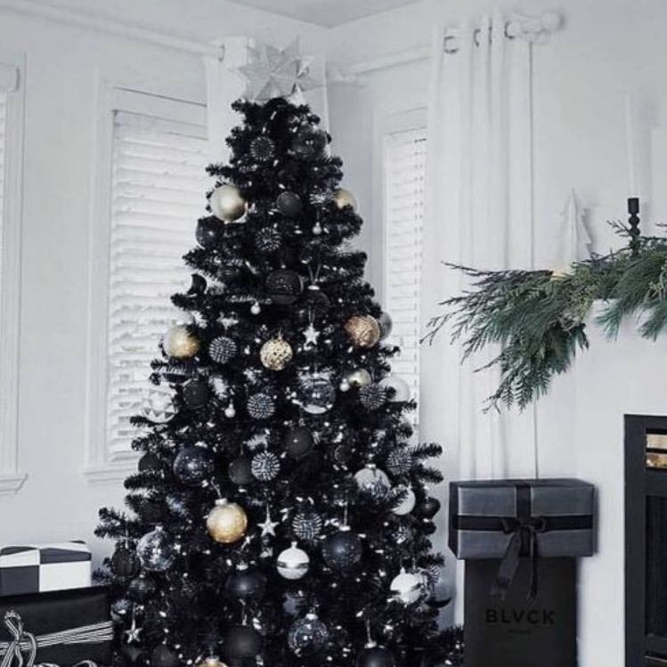 Diseños de árboles de navidad negros para una decoracin minimalista