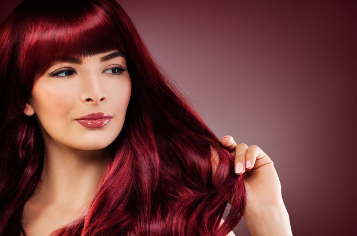 10 formas de llevar el tono Cherry Wine y lucir irresistible