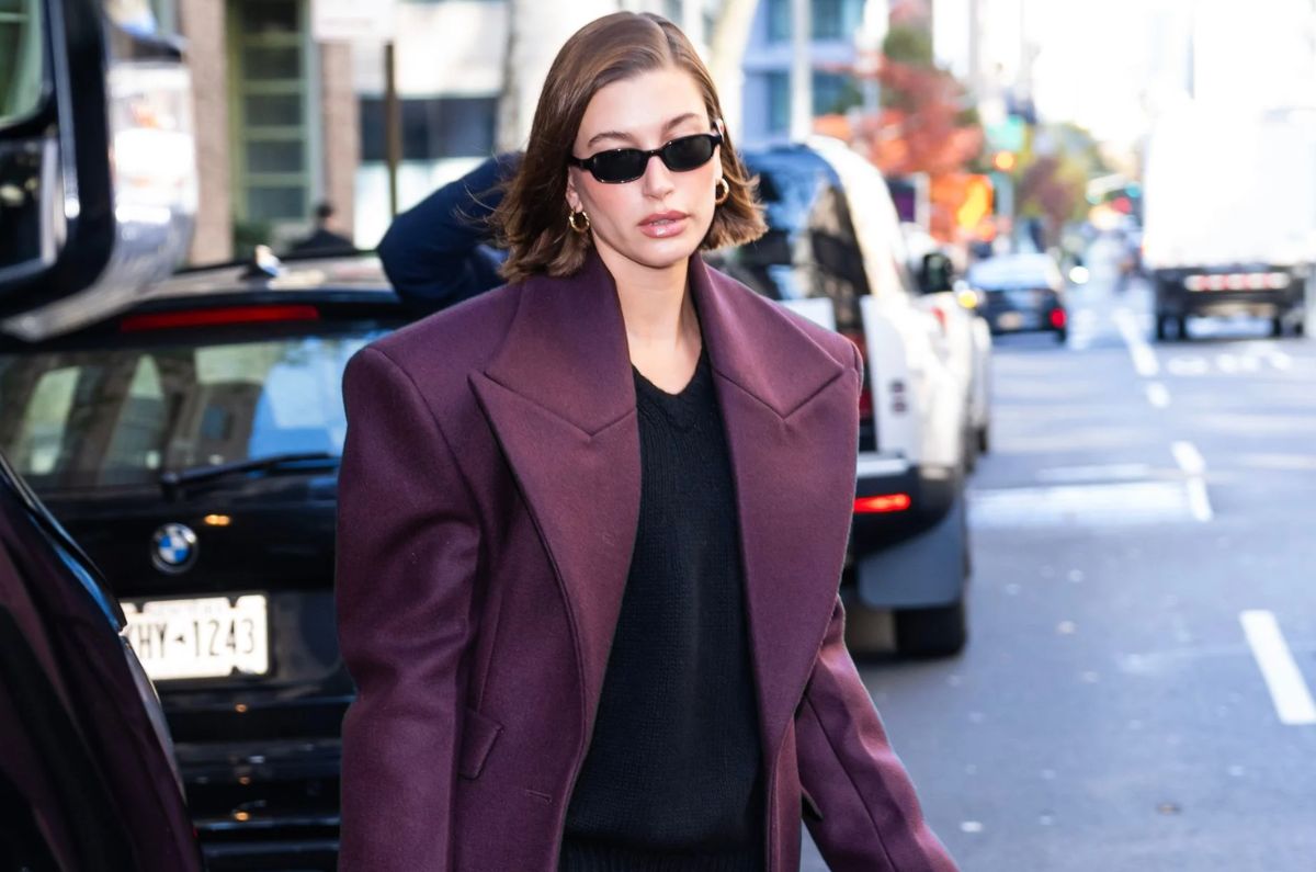 Shoulder Pads: ideas de outfits para resaltar tus caderas