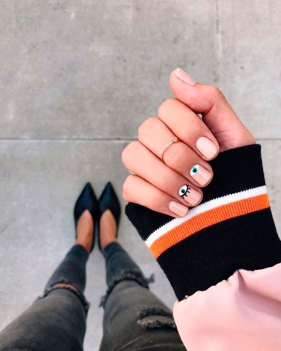 12 auténticas ideas de uñas minimalistas que puedes hacer tú misma