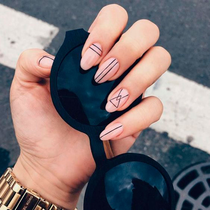 12 auténticas ideas de uñas minimalistas que puedes hacer tú misma