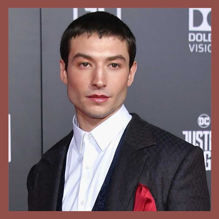 ezra miller maquillaje para hombre