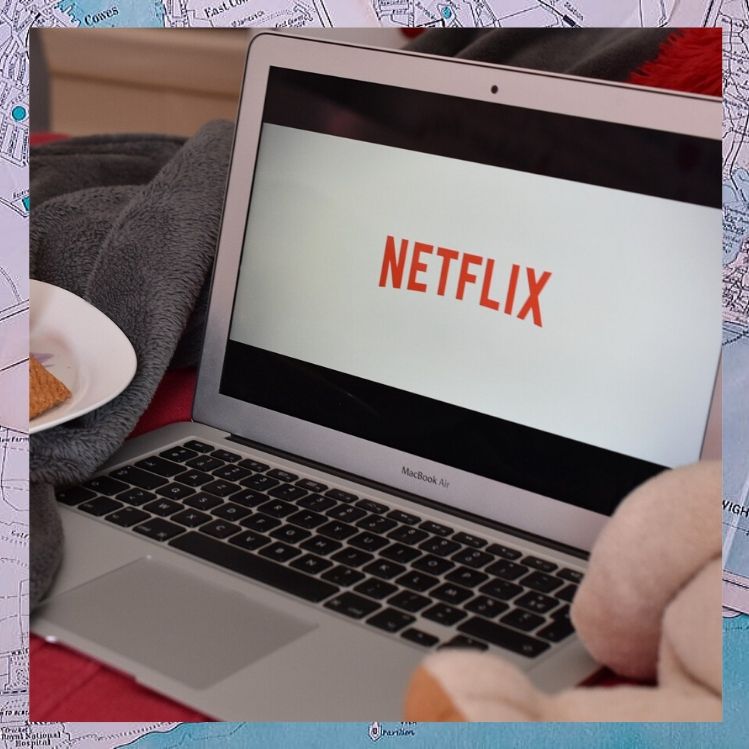 Series de Netflix para viajar por el mundo sin salir de casa