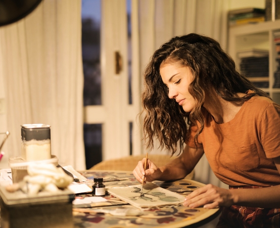 Mujer pintando