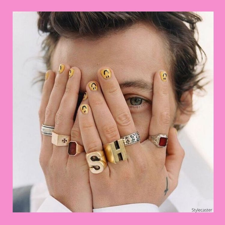 Harry Styles lleva el color de uñas de la temporada