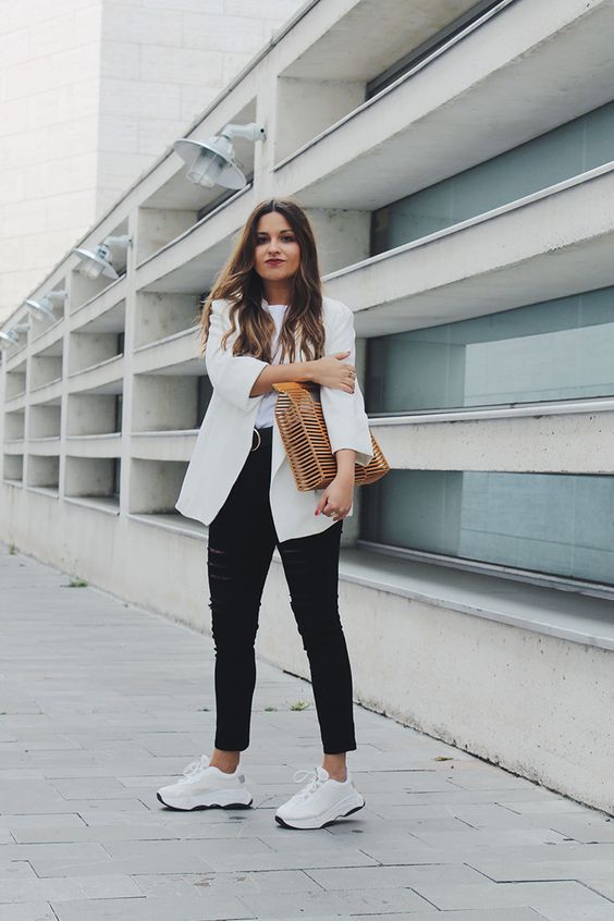 10 outfits con tenis igual de formales y modernos que usar tacones 5