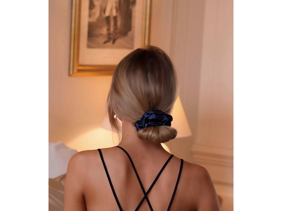 Peinados con scrunchies para verte elegante y joven 2