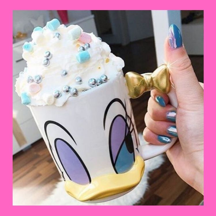 Disney lanza colección de tazas con memes y ¡las queremos todas!