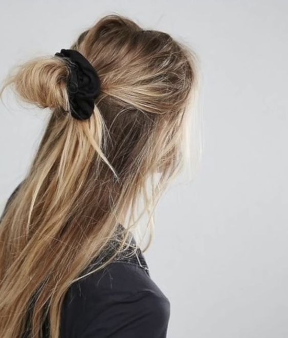 10 peinados noventeros con donas de pelo para verte muy Clueless 13