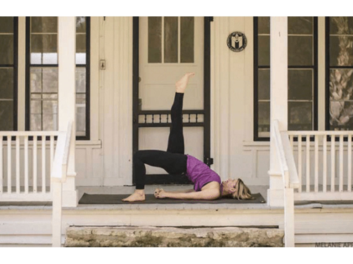 7 posiciones de yoga para aumentar tus glúteos 5