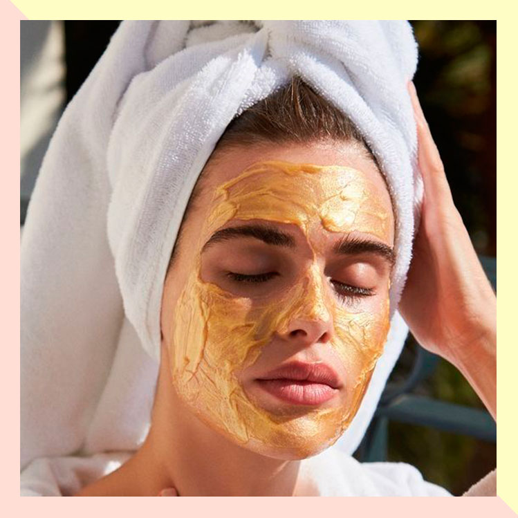 5 productos con oro para la cara que te harán lucir más joven