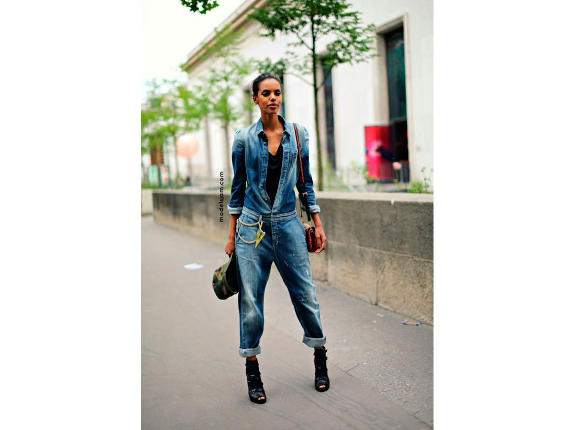 10 looks total denim cómodos para un domingo 2