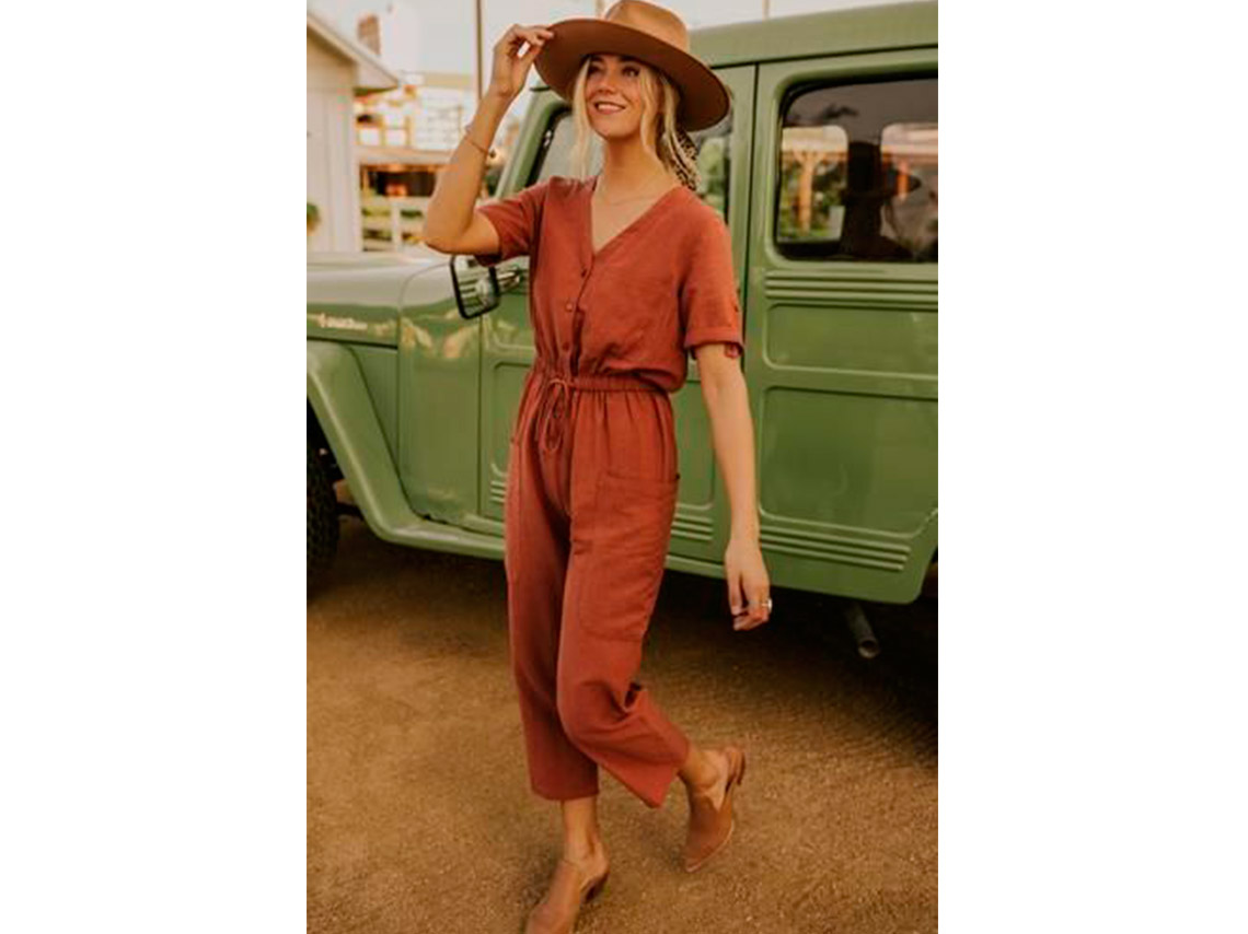 10 outfits con jumpsuit holgado para estar cómoda en domingo 10