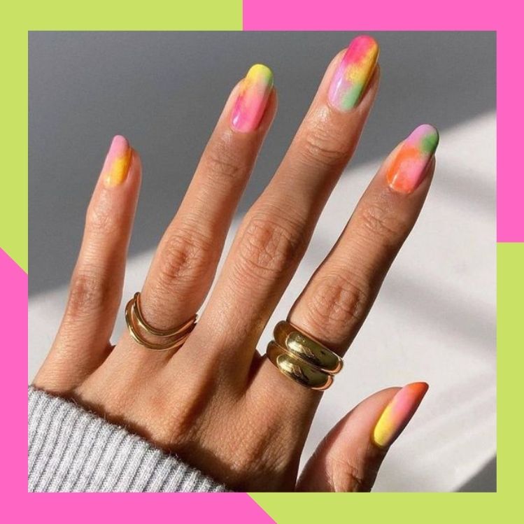 Tendencia de uñas otoño 2020: psicodélico