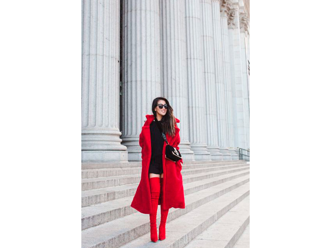 10 outfits con botas largas de colores para el invierno 7