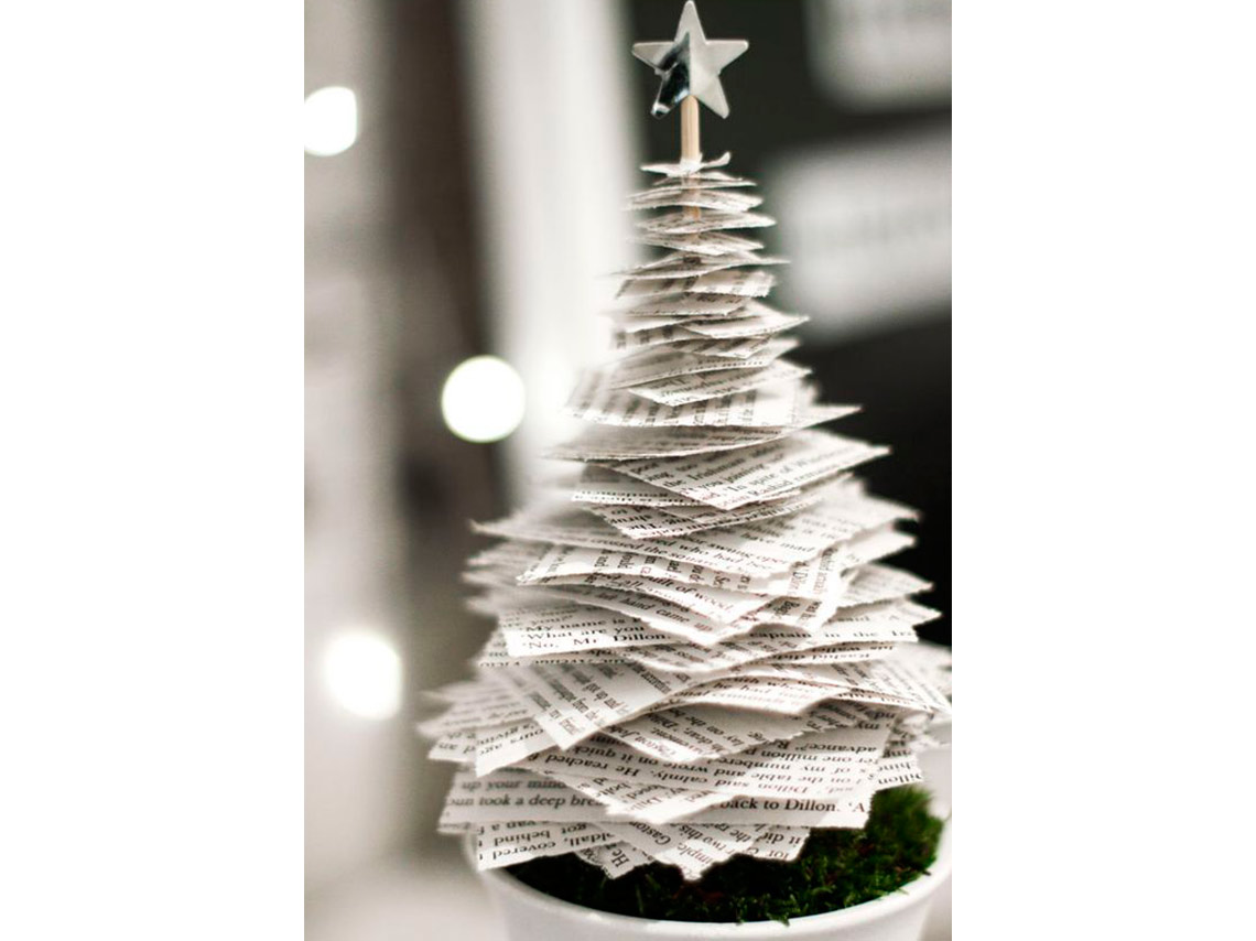 10 ideas para decorar con mini árboles de Navidad 16