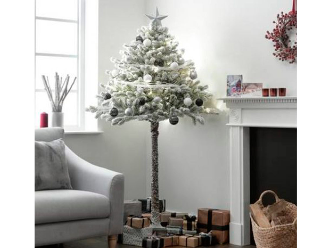 10 ideas para decorar con mini árboles de Navidad 2