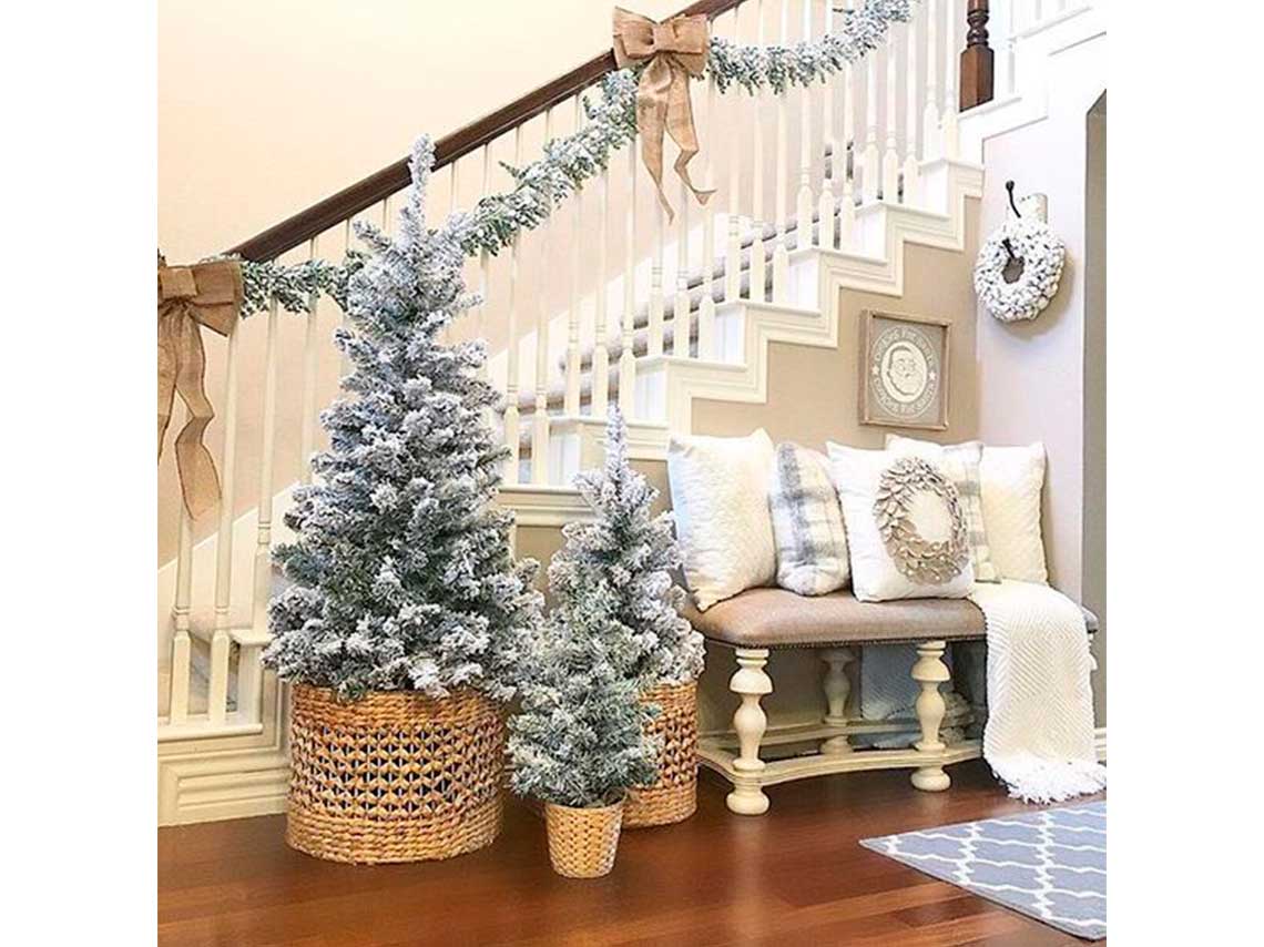 10 ideas para decorar con mini árboles de Navidad 8