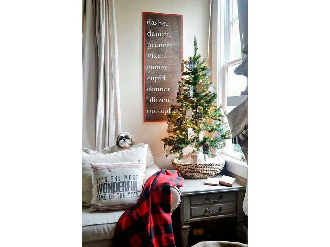 7 maneras de decorar tu casa con cojines para Navidad 10