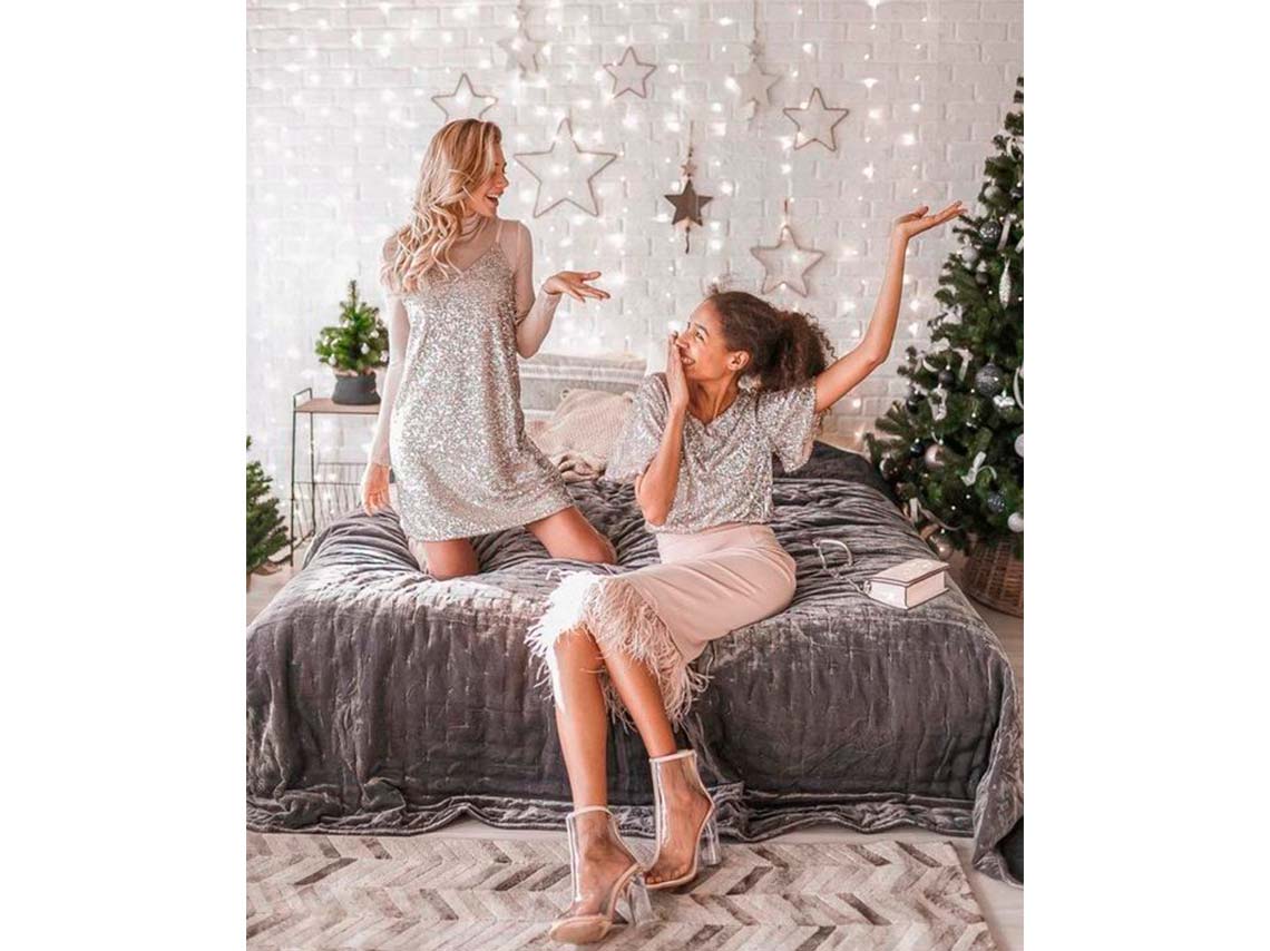 10 poses modernas para tomarte esta Navidad 13