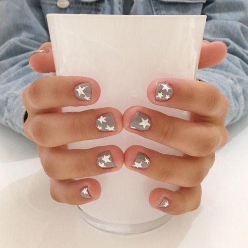 5 diseños de uñas para tu cena de Año Nuevo 2