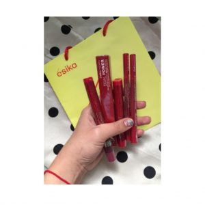¿Qué hacer para que tu labial dure todo el día? + trivia 2