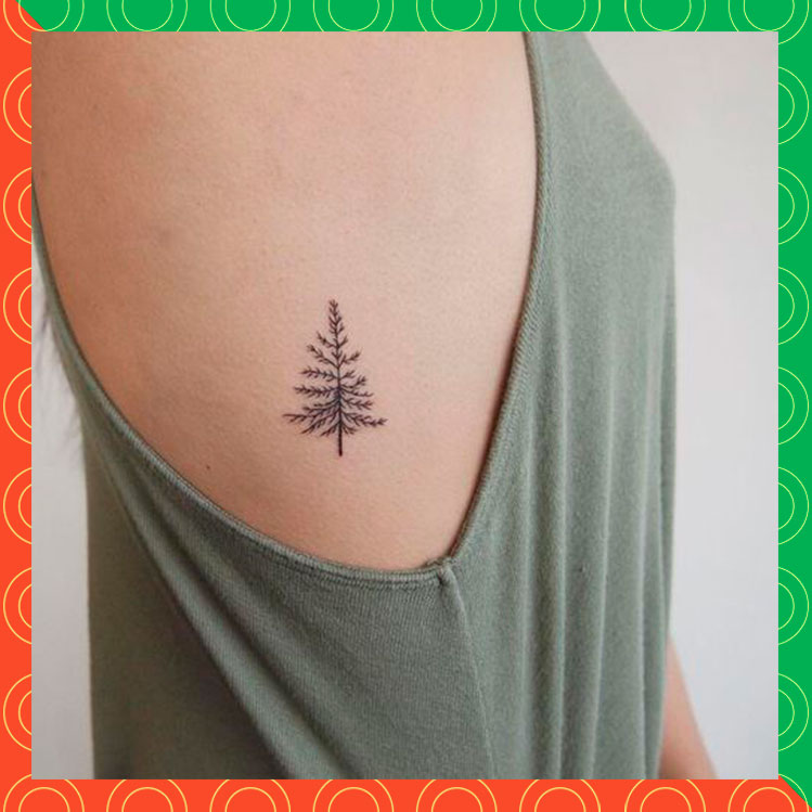 8 tatuajes pequeños para las chicas que aman la Navidad