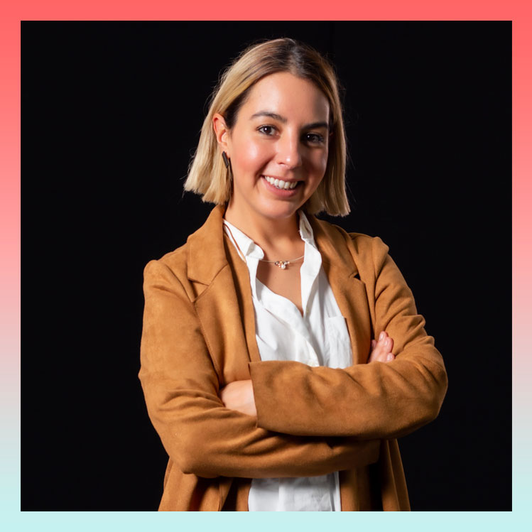 Vica Carrido, el rostro de GinTv que ayudará a crecer tu empresa