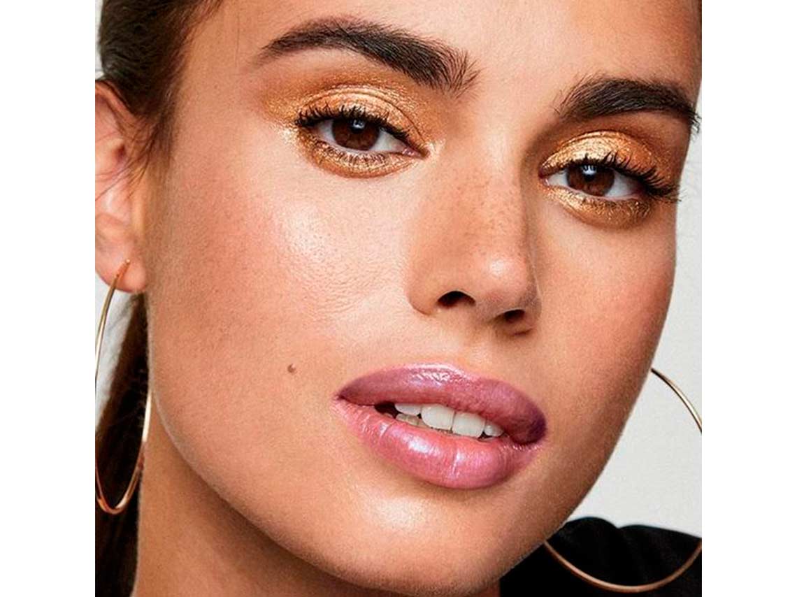 5 ideas de maquillaje perfectos para llevar el color del año 1