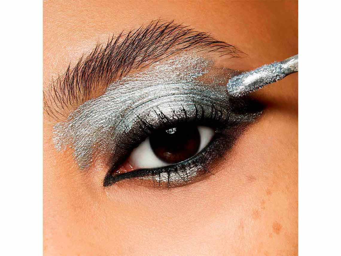 5 ideas de maquillaje perfectos para llevar el color del año 3