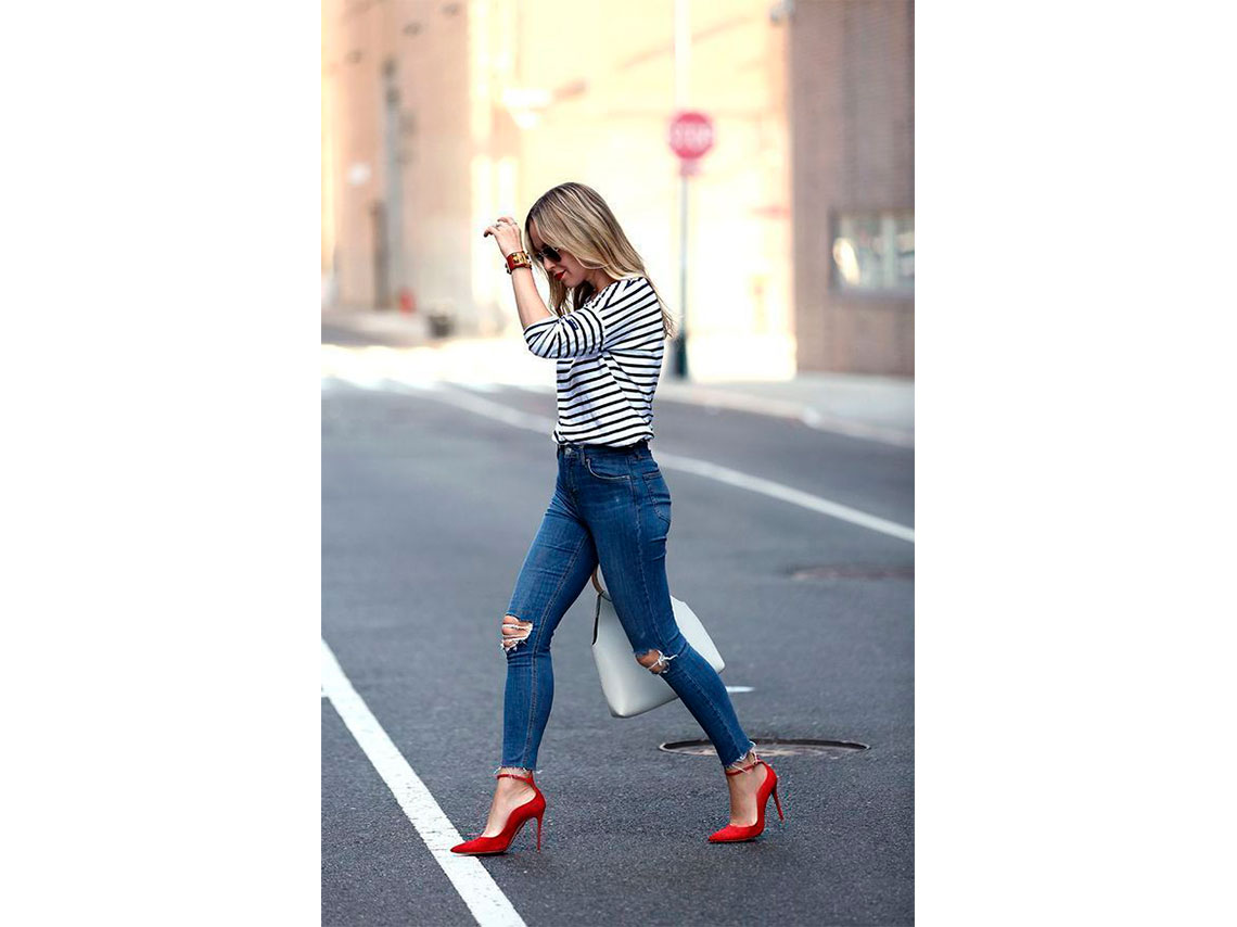 7 outfits con zapatos rojos para verte sexy y elegante 4