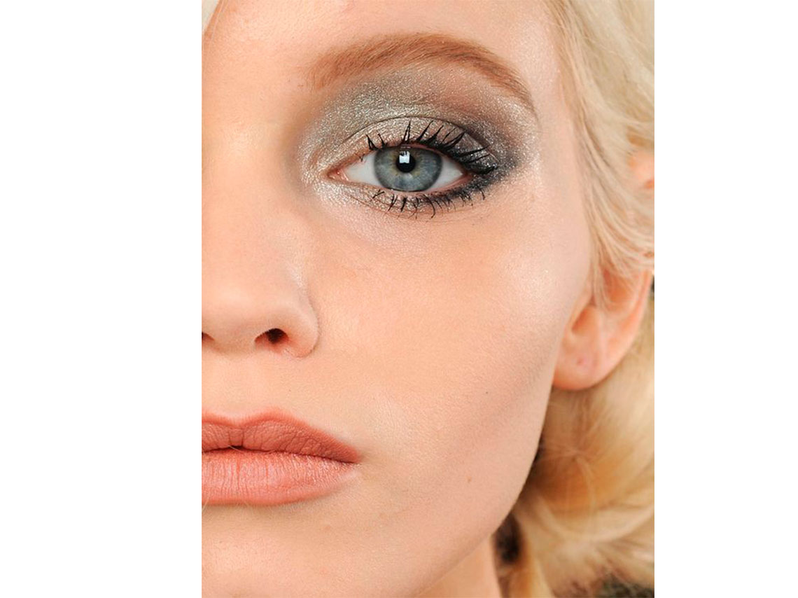 5 ideas de maquillaje perfectos para llevar el color del año 7