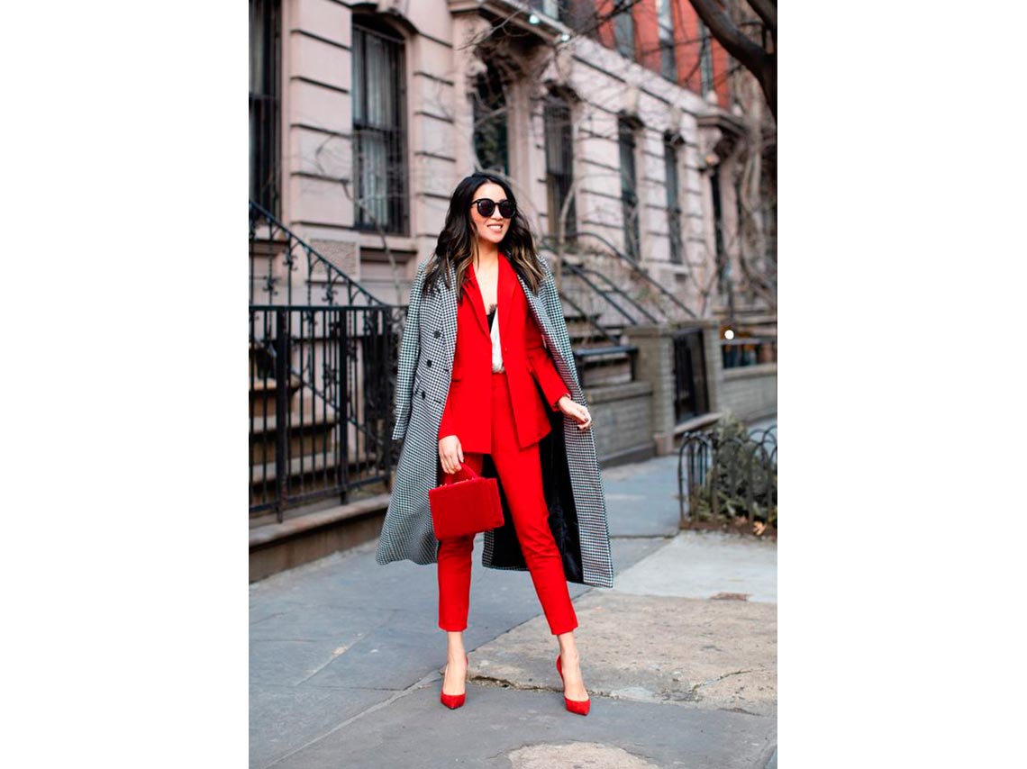 7 outfits con zapatos rojos para verte sexy y elegante 11