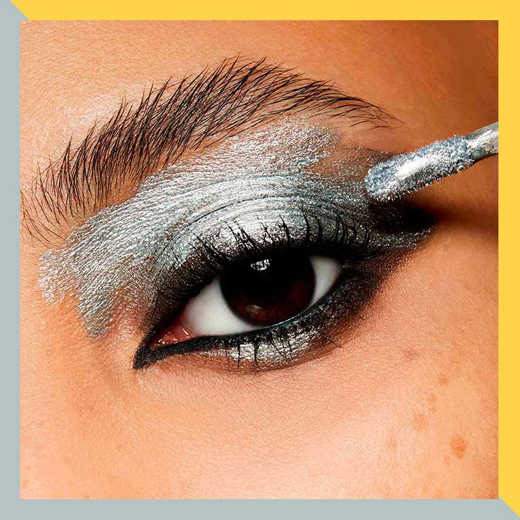 5 ideas de maquillaje perfectos para llevar el color del año