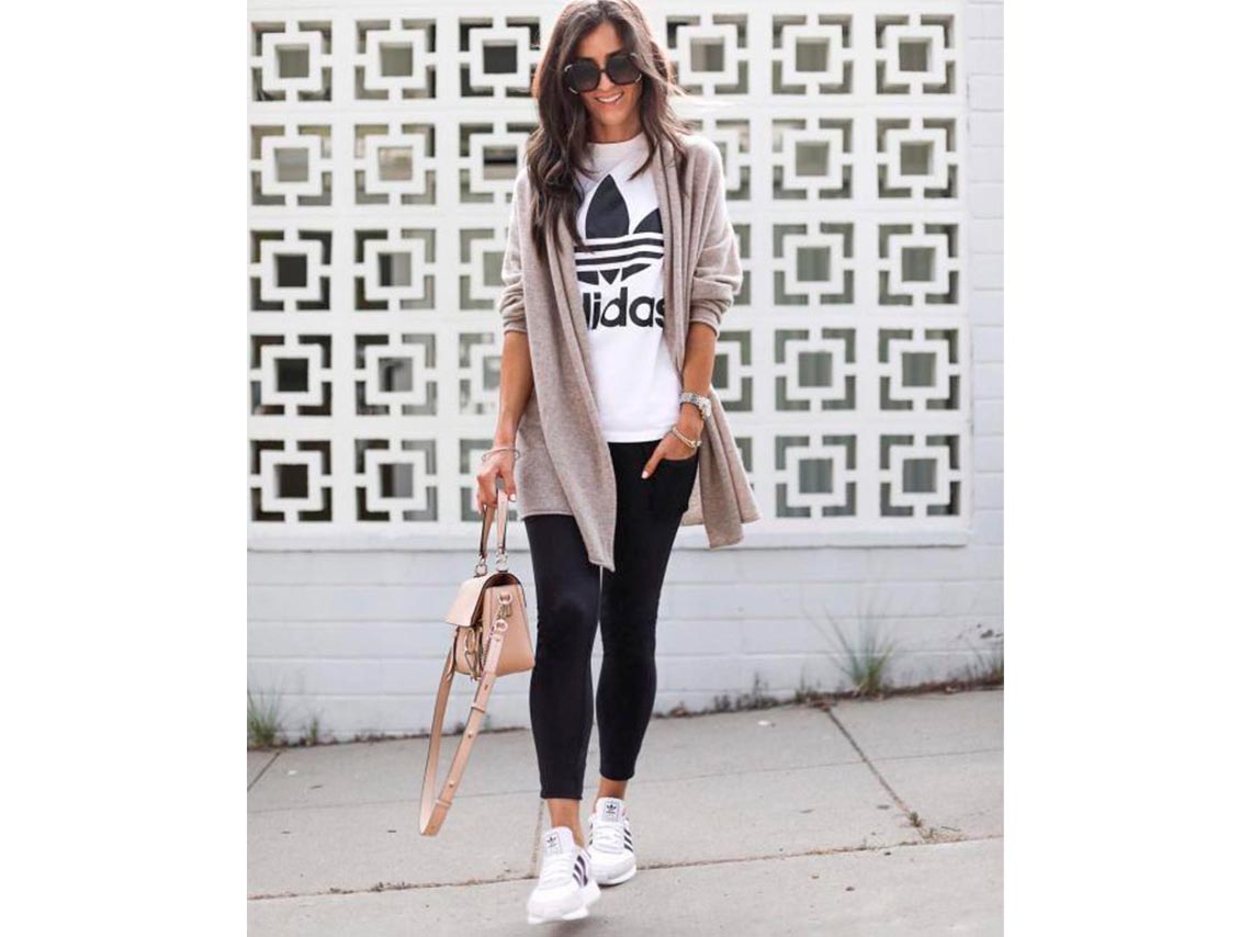 10 outfits con leggins negros para ir a trabajar 2