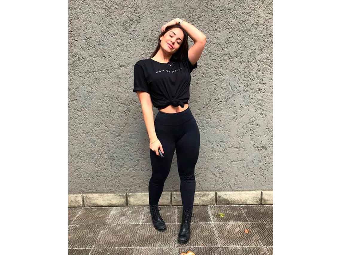 10 outfits con leggins negros para ir a trabajar 3