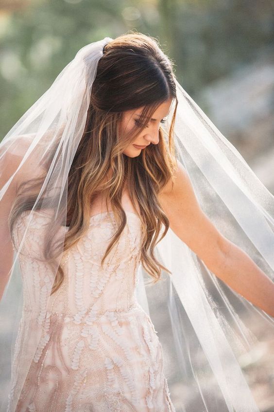 peinados-novia-cara-redonda-boda