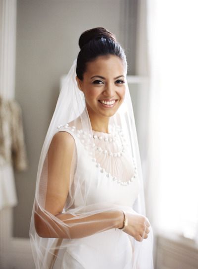 peinados-novia-cara-redonda-boda