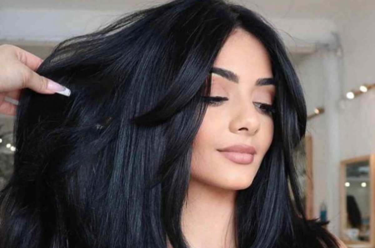 5 cambios de look en tendencia 2021 para mujeres de cabello negro