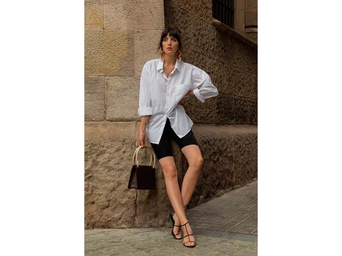 10 outfits con biker short para trabajar cómoda y fresca 1